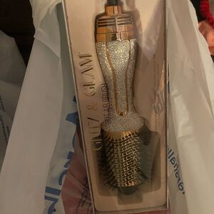 Glitz and glam heated barrel brush